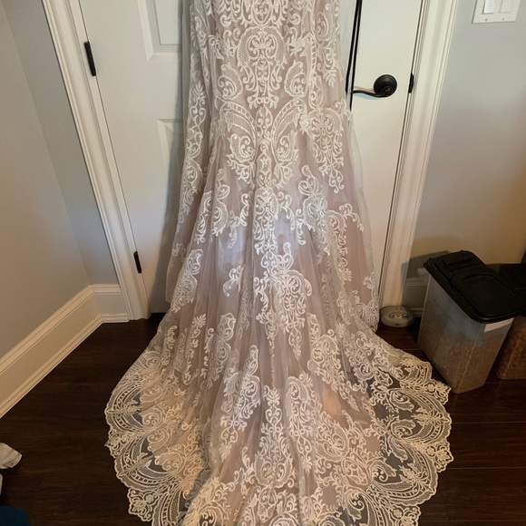 Allure Bridal Wedding Gown - Picture 8 of 13